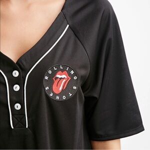 Rolling Stones Women's Black Jersey Top x Forever 21 Collab small